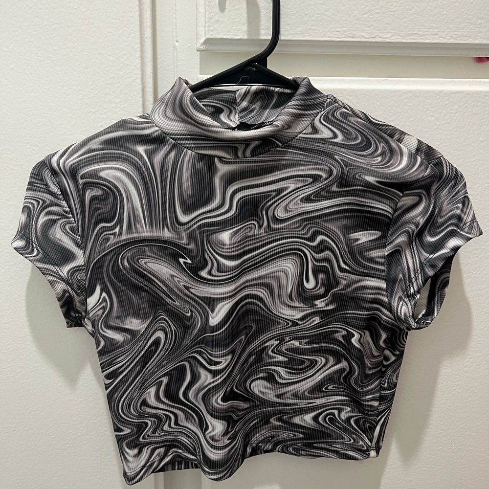Bershka swirl crop top (M)